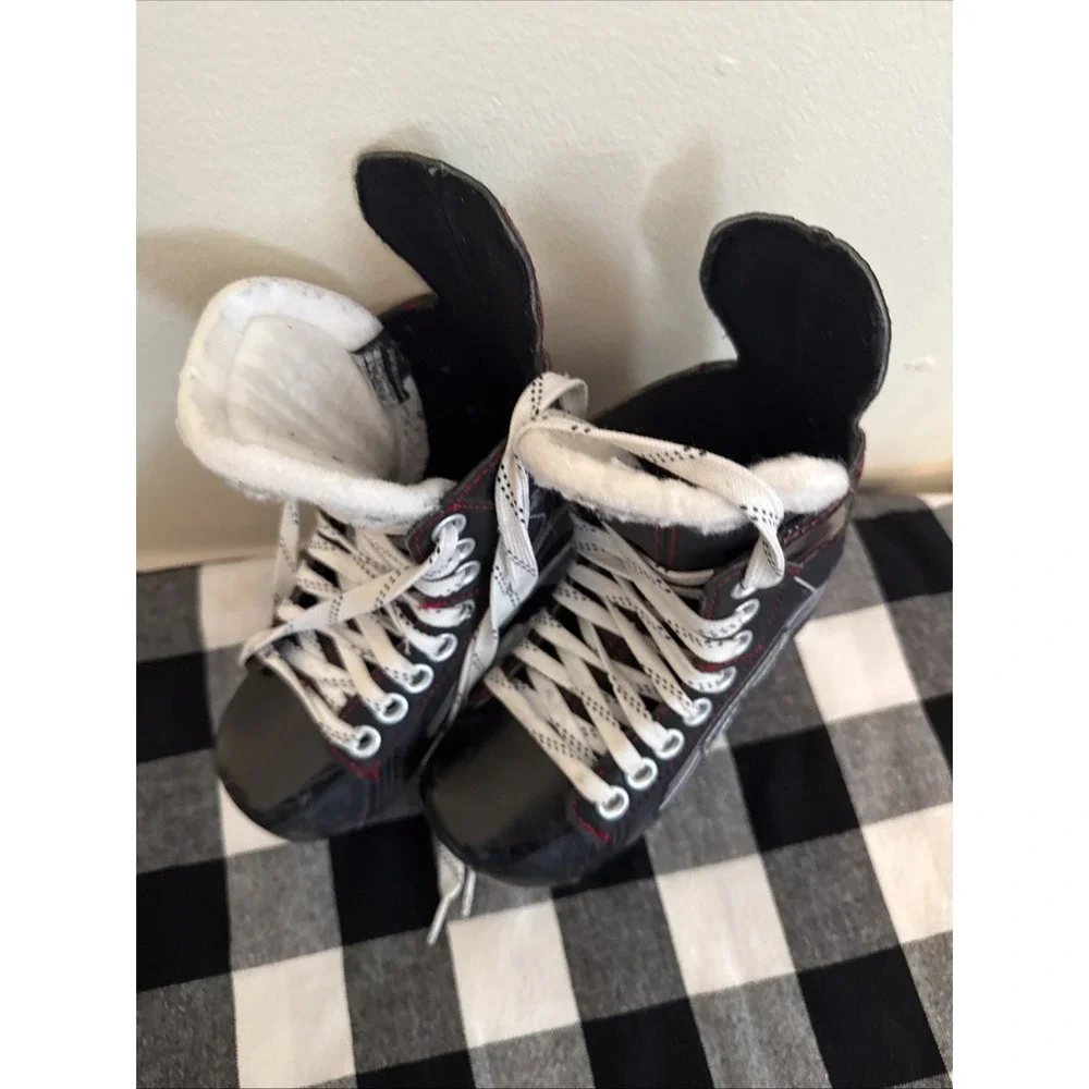 Bauer Vapor Youth X300 Light Speed Pro Ice Hockey Skates Size Y 10R